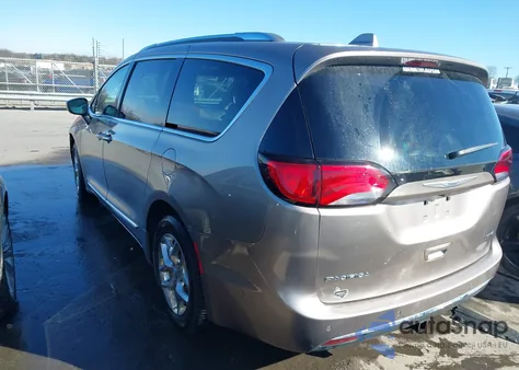 2018 Chrysler Pacifica Limited z USA, uszkodzony, nr VIN 2C4RC1GG3JR172442